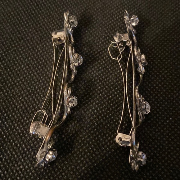 Misc set of 7 accessories- 1 Barrettes, 2 hair bands & 4 pony tail scrunchies - Picture 6 of 11